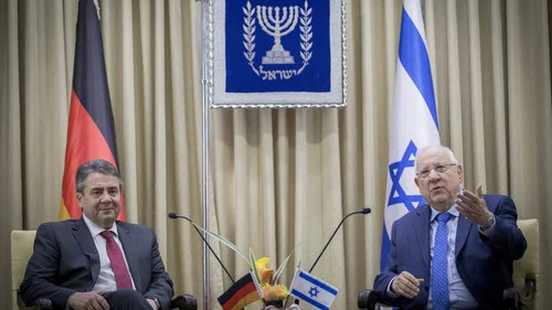 Israeli President Reuven Rivlin (right) meets with German Foreign Minister Sigmar Gabriel in Jerusalem, April 25. Israeli Prime Minister Benjamin Netanyahu, meanwhile, canceled his planned meeting with Gabriel due the latter’s insistence on meeting with nonprofit organizations that campaign against the IDF and alleged Israeli human rights violations. Credit: Yonatan Sindel/Flash90.