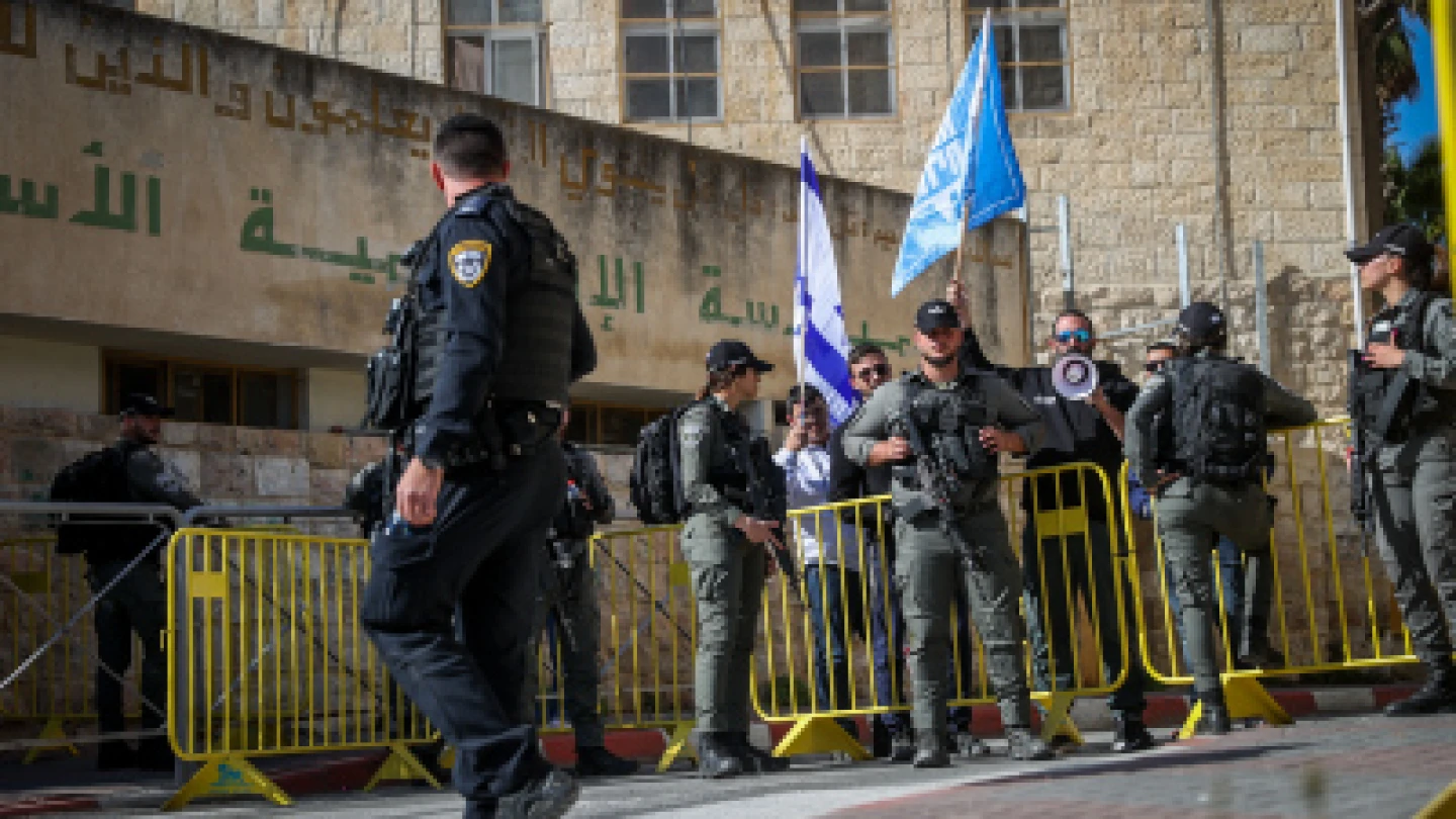 Right-wing activists protest against a tour led by the far-left Breaking the Silence organization in Hebron, Nov. 2, 2022. Photo by Flash90.
