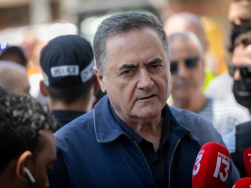 Defense Minister Israel Katz speaks at a site where a missile fired by Iran hit in Holon, June 19, 2025. Photo by Chaim Goldberg/Flash90.