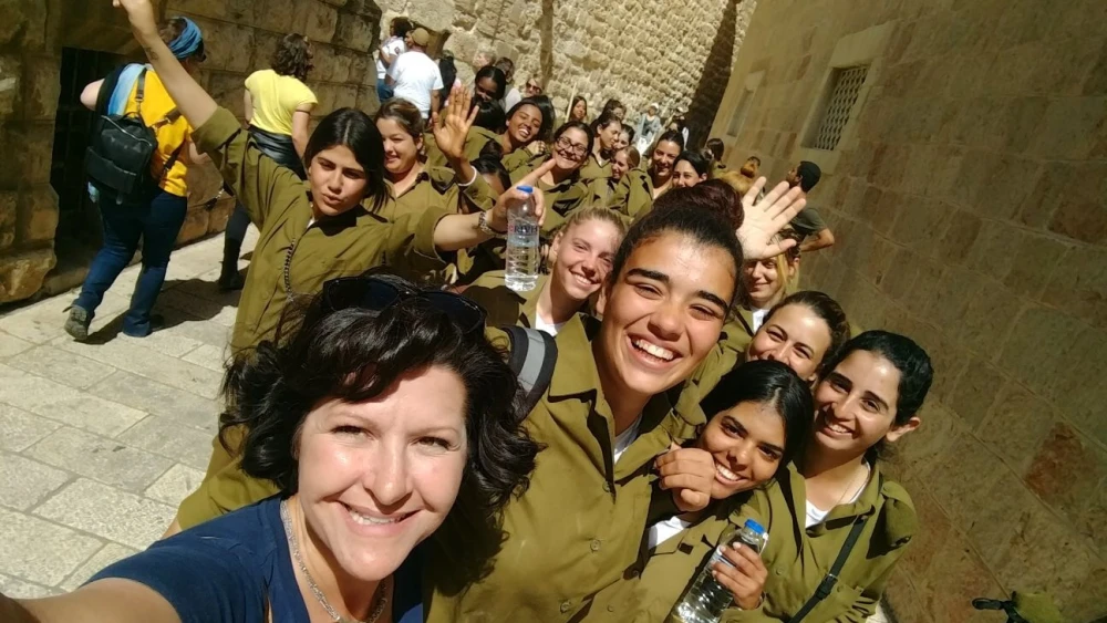 IDF soldiers participating in a Heroes To Heroes Foundation program