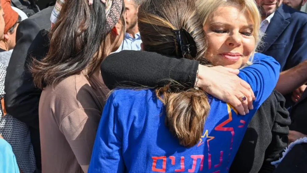 Sara Netanyahu visiting the Yaniv family in Har Bracha, March 2, 2023. Photo by Kobi Gideon/GPO.