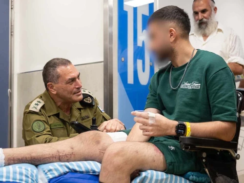 Israel Defense Forces Chief of Staff Lt. Gen. Eyal Zamir visits injured soldiers at Sheba Medical Center at Tel HaShomer, Sept. 21, 2025. Credit: IDF.