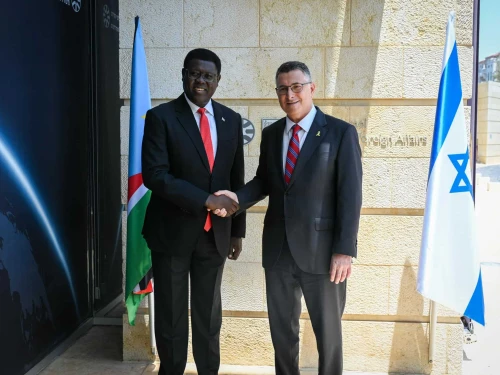 Israeli Foreign Minister Gideon Sa’ar hosted the foreign minister of South Sudan, Monday Semaya Kumba in Jerusalem, July 29, 2025. Credit: Israeli Foreign Ministry.