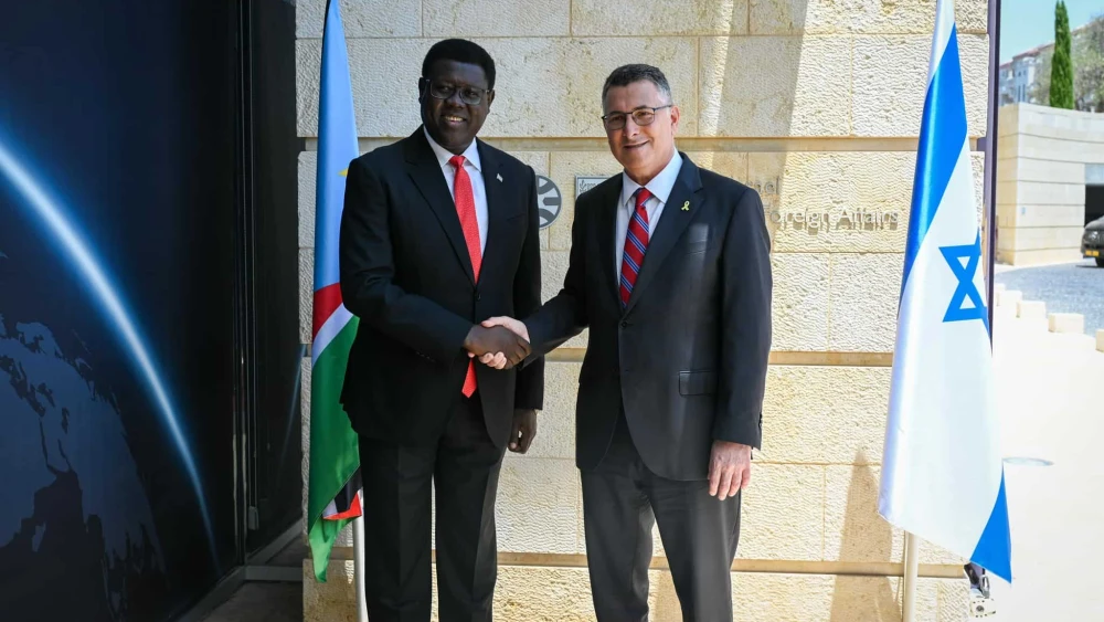 Israeli Foreign Minister Gideon Sa’ar hosted the foreign minister of South Sudan, Monday Semaya Kumba in Jerusalem, July 29, 2025. Credit: Israeli Foreign Ministry.