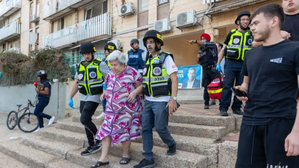 The scene where a rocket fired from the Gaza Strip by Palestinian militants hit in the southern Israeli city of Sderot. October 17, 2023. Photo by Yossi Aloni/Flash90 *** Local Caption *** ????? ????? ????? ??? ????? ???? ?????