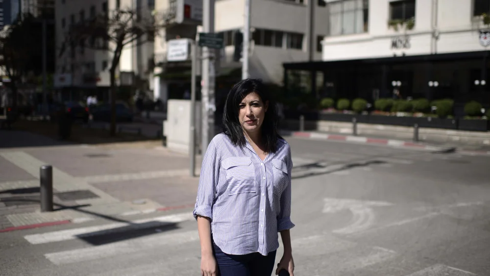 Shimrit Meir when she was editor-in-chief of “Al-Masdar” (“The Source”), an online Arabic-language newspaper, in Tel Aviv, on March 2, 2105. Photo by Tomer Neuberg/Flash90.