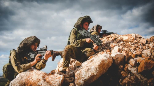 IIsraeli soldiers with Tavor rifles. Credit: IDF Spokesperson's Unit.