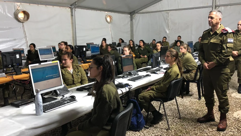IDF Chief of Staff Lt. Gen. Aviv Kochavi during a meeting with the soldiers of the Home Front Command assisting in the national effort to combat the spread of the coronavirus (COVID-19). Credit: IDF Spokesperson’s Unit.