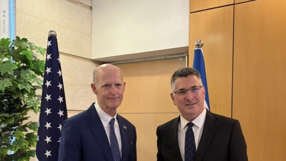 Sen. Rick Scott (R-Fla.) meets with Israeli Foreign Minister Gideon Sa’ar during a visit to Israel, October 2026. Credit: Office of Sen. Rick Scott.