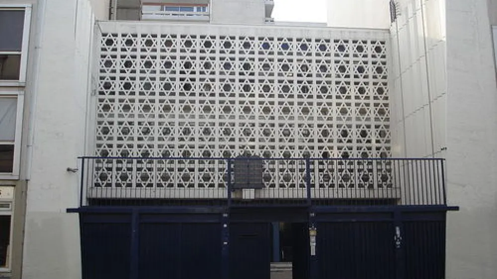 The Don Isaac Abravanel synagogue in central Paris, which was recently attacked by pro-Palestinian demonstrators. Credit: Wikimedia Commons.