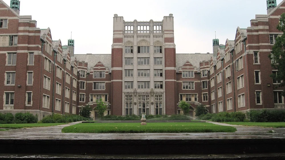 Tower Court at Wellesley College. Photo: Jared and Corin/Wikimedia Commons.