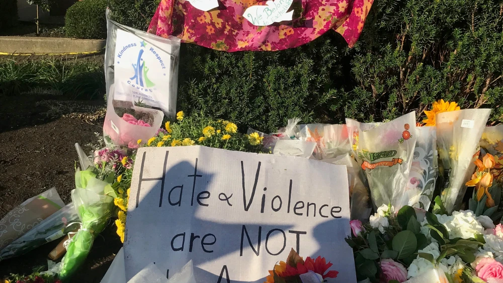A memorial outside of the Tree of Life*Or L’Simcha Synagogue in Pittsburgh. Source: Screenshot.