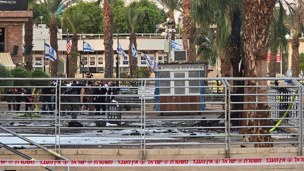 Israeli security forces at the scene of a Houthi drone strike in Eilat, Sept. 24, 2025. Photo by Yehuda Ben Itach/Flash90.