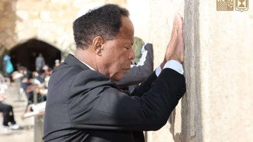 U.S. Department of Justice Senior Counsel Leo Terrell, who heads the department’s Task Force to Combat Antisemitism, prays at the Western Wall in Jerusalem on Jan. 25, 2026, during his first visit to Israel to receive a government award for combating antisemitism. Credit: Western Wall Heritage Foundation.