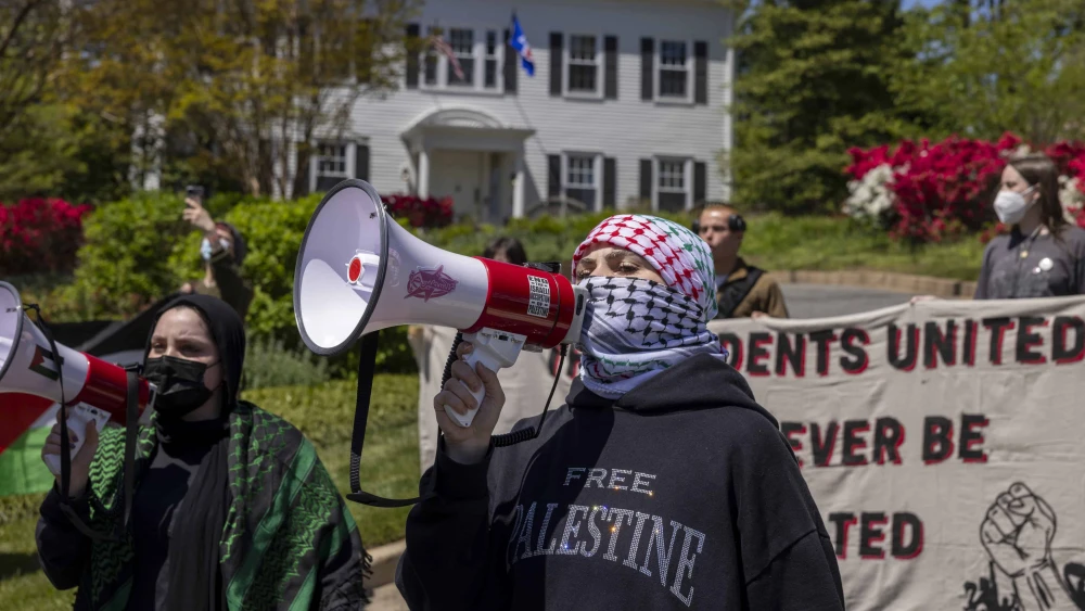 Students at American University in Washington, D.C., protested in front of the president's house on campus because the university rejected a BDS resolution voted on by the students, on April 23, 2004. Photo by Robb Hill for “The Washington Post“ via Getty Images.