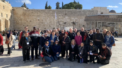 Faculty Fellowship participants visit the Western Wall in Jerusalem. Photo by Vivian Grossman.