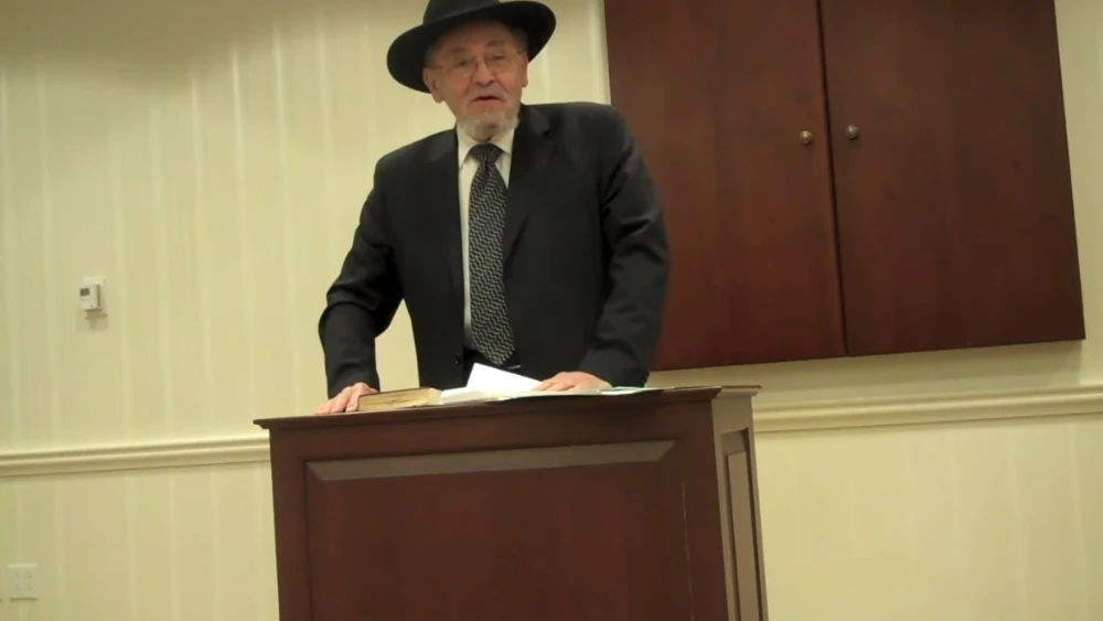 Rabbi Moshe Tendler giving a lecture. Source: Screenshot.