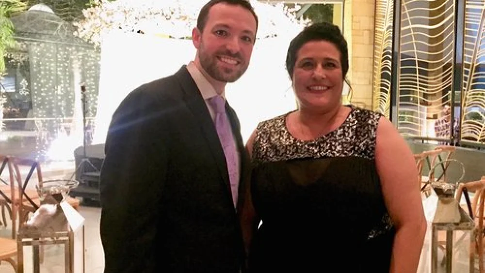 Kidney donor Rabbi Ari Sytner with his recipient, Ronit Havivi, at the recent wedding of Havivi's daughter. Credit: Courtesy of Rabbi Ari Sytner.