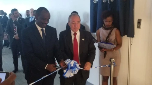 Cutting the ribbon for the Israeli embassy in Rwanda. Credit: Presidency of Rwanda.
