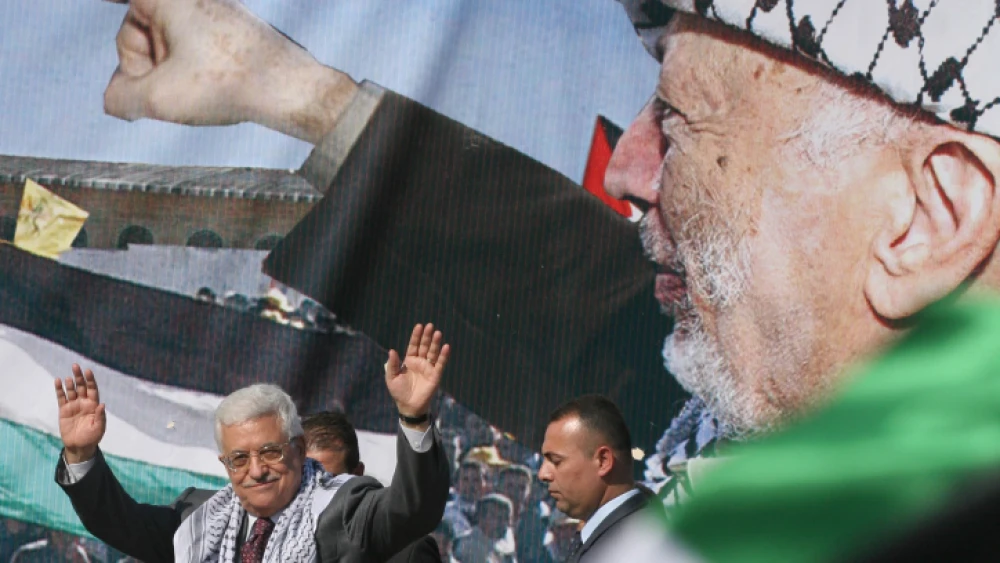 Palestinian Authority leader Mahmoud Abbas addresses a rally in Ramallah marking the 4th anniversary of the death of PLO leader Yasser Arafat, on Nov. 11, 2008. Photo: Issam Rimawi/Flash90.