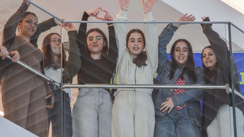 Israeli observation soldiers who were released from Hamas captivity watch a concert at Rabin Medical Center's Beilinson Hospital in Petach Tikvah, Feb. 4, 2025. Photo by Avshalom Sassoni/Flash90.