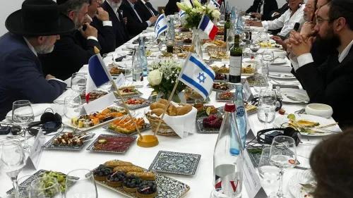 Israeli Finance Minister Bezalel Smotrich (head of table) meets in Paris with representatives of France's Jewish communities and organizations, on June 7, 2023. Source: Twitter.