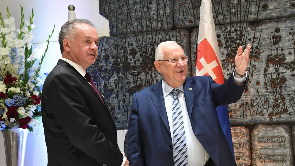 Israeli president Reuven Rivlin and his Slovakian counterpart, President Andrej Kiska, are seen at a dinner held at the president's house in Jerusalem on March 29, 2017. Photo by Kobi Gideon/GPO.