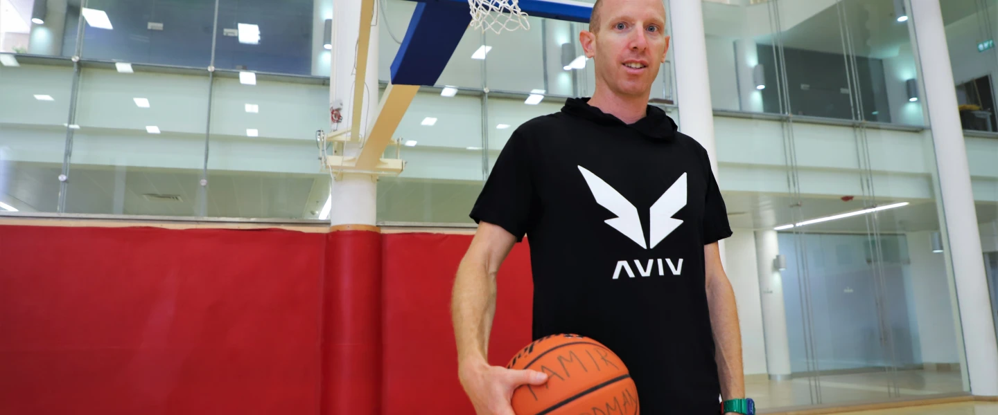 Former professional basketball player Tamir Goodman started a company that makes antimicrobial and moisture-wicking basketball nets to benefit the quality of performance for players, in addition to their well-being. Credit: Tamir/Aviv.