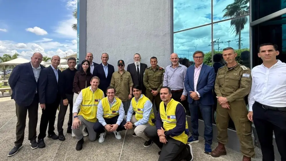 Israeli diplomats and IDF Home Front Command officers from a humanitarian delegation pose with local partners after arriving in Venezuela to assist earthquake recovery efforts. Credit: IDF.