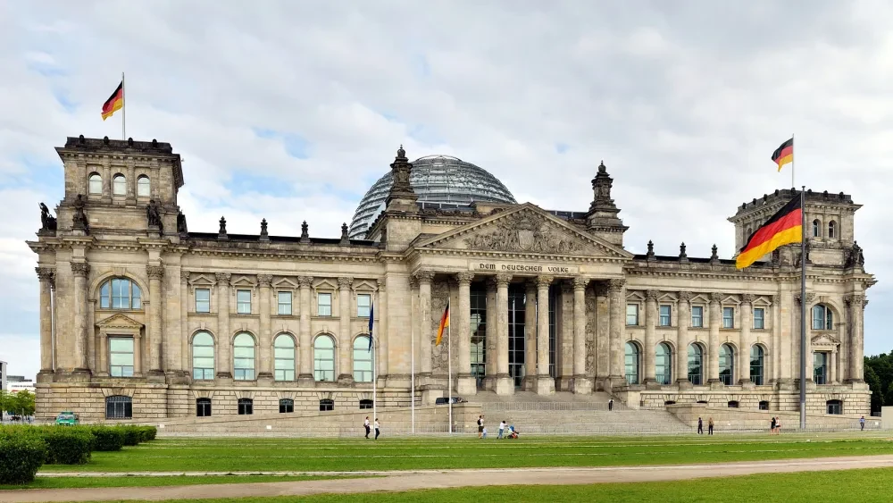 El edificio del Reichstag en Berlín, sede del Parlamento alemán (Bundestag). Crédito: Wikimedia Commons.
