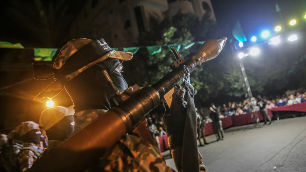Members of the Al-Qassam Brigades in Gaza City take part in a military festival organized by Hamas to honor Palestinians killed by the Israeli army in the West Bank, Jerusalem and Gaza, on Oct. 4, 2021. Photo by Atia Mohammed/Flash90.