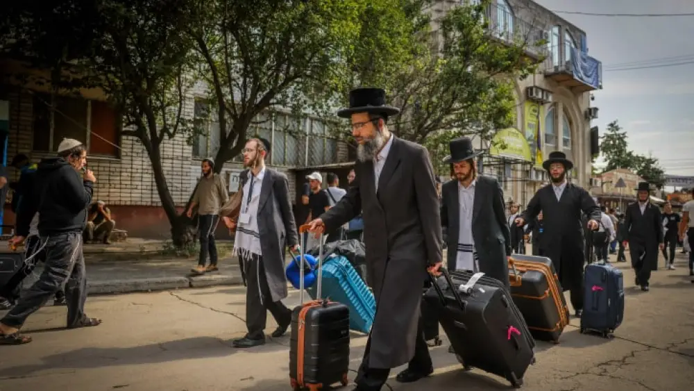 Jews arrive in the Ukrainian city of Uman ahead of Rosh Hashanah, Sept. 14, 2023. Photo by Chaim Goldberg/Flash90.