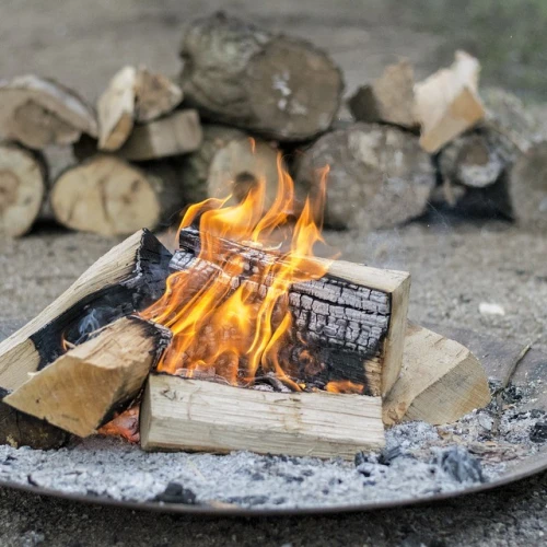 Fire pits come in all shapes and sizes. Credit: Pixabay.