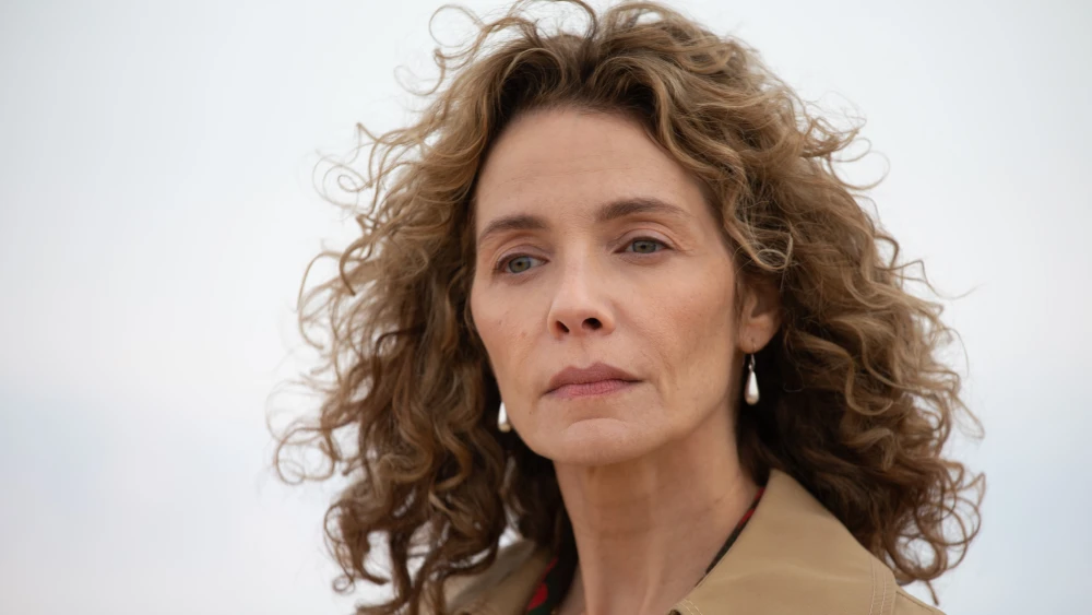 The character Esther Horwitz (played by Mili Avital) in the Hebrew-English 2025 film “For the Love of a Woman.” Photo by Vered Adir ©2023 Colorado Film Production, Vivo Film.