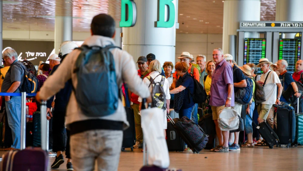 Check-in at Israel's Ben-Gurion International Airport, on June 14, 2022. Photo by Avshalom Sassoni/Flash90.