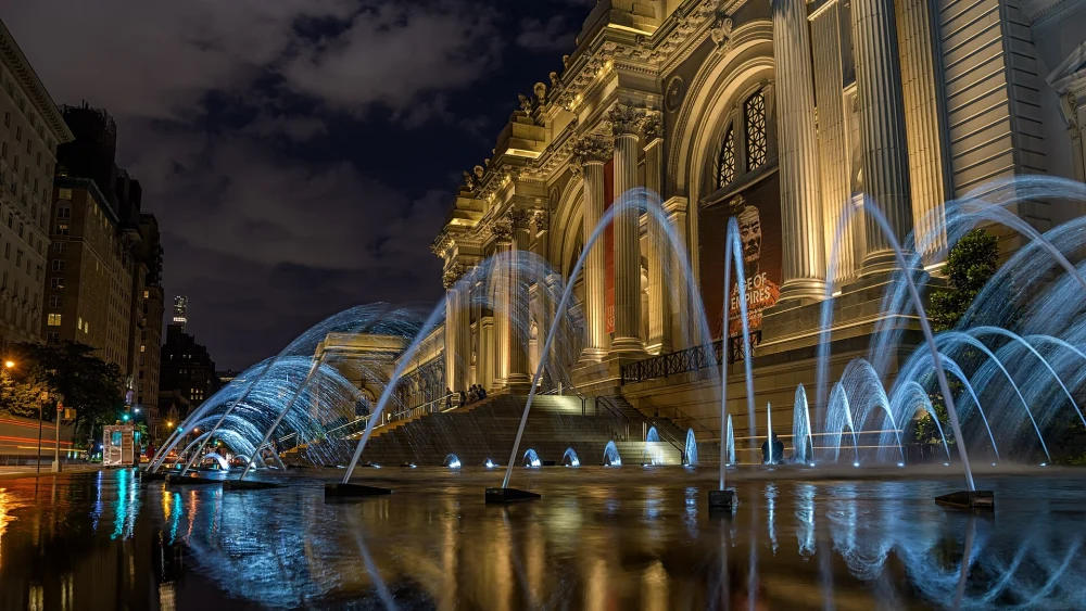 The fountain at the Metropolitan Museum of Art’s David H. Koch Plaza in New York on June 10, 2017. Photo by G. Scott Segler via Wikimedia Commons/CC BY-SA 4.0.
