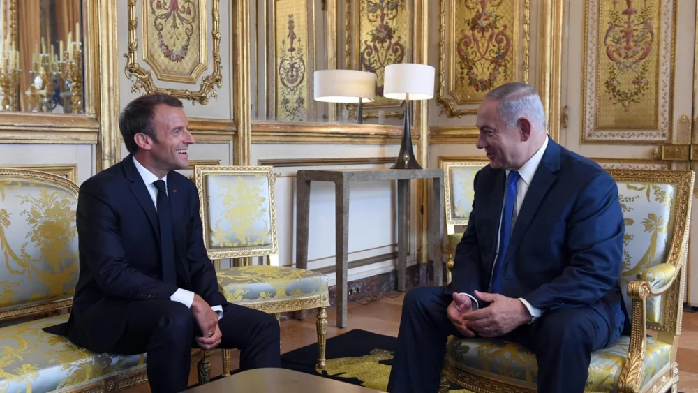 French President Emmanuel Macron meeting with Israeli Prime Minister Benjamin Netanyahu at the Élysée Palace on June 5, 2018. Credit: Haim Zach/GPO.