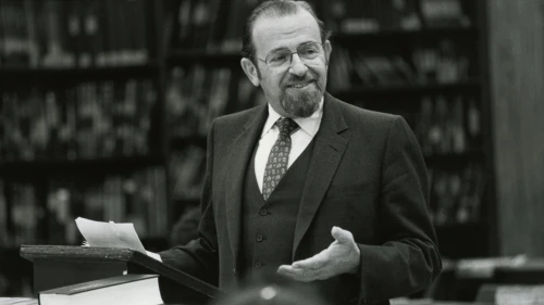 Rabbi Norman Lamm in the classroom. Credit: Yeshiva University.