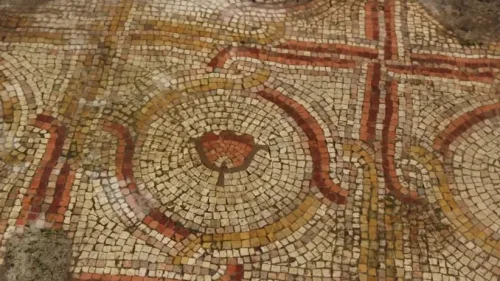 Flower decorations on the mosaic floor in Shoham, central Israel. Photo by Emil Aladjem/IAA.
