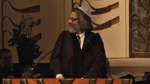Michael Chabon speaking at the Hebrew Union College-Institute of Religion in Los Angeles commencement in May. Credit: Screenshot.