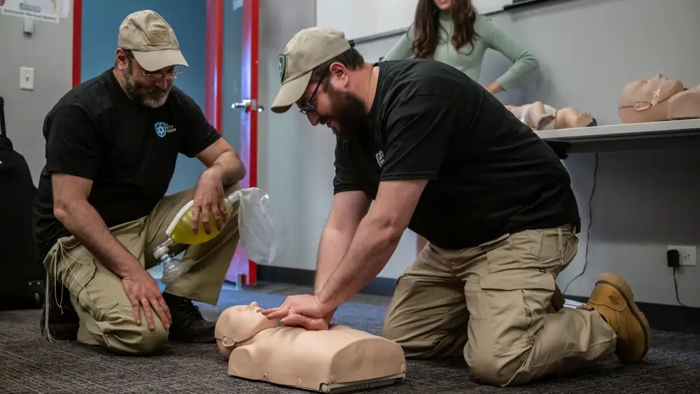 CPR training for Jewish community members in Chicago. Credit: Photo courtesy of Magen Chicago.