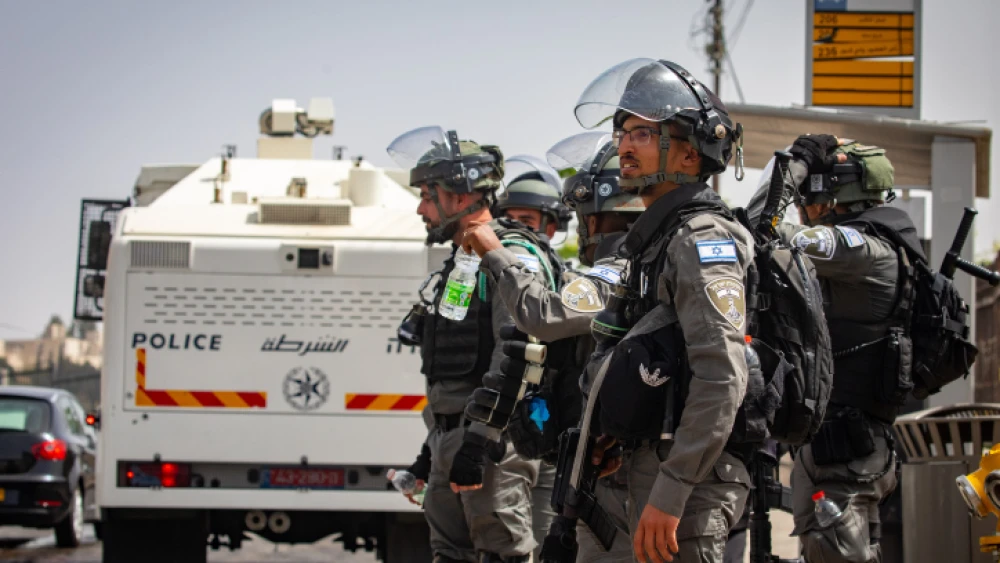 Police clash with Palestinian protesters in Jerusalem's Old City on Jerusalem Day, May 10, 2021. Photo by Olivier Fitoussi/Flash90.