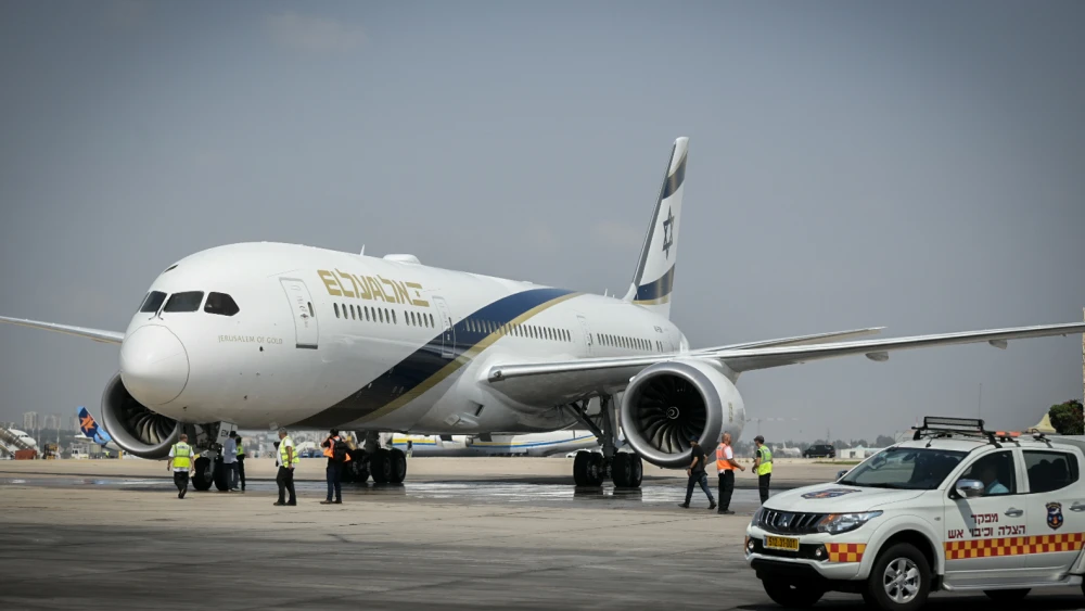 El Al new aircraft Jerusalem of Gold Boeing 787 Dreamliner arrives for a welcome ceremony after his landing at Ben-Gurion International Airport near Tel Aviv on Sept. 19, 2019. Photo by Flash90.