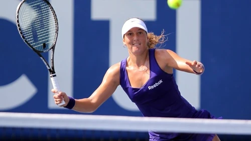 Israeli tennis player Shahar Pe’er competes at the Citi Open in July 2011. Pe’er is one of 14 women being recognized by the Israeli government as part of the country's Independence Day celebrations this May. Credit: Keith Allison via Wikimedia Commons.