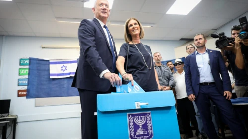 Blue and White Party leader Benny Gantz casts his ballot at a voting station in Rosh Ha'ayin on Sept. 17, 2019. Photo by Noam Revkin Fenton/Flash90.