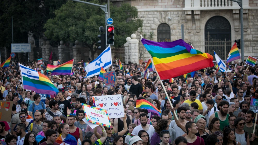 Thousands of people take part in the Gay Pride Parade in Jerusalem on Aug. 2, 2018. Photo By Yonatan Sindel/Flash90.