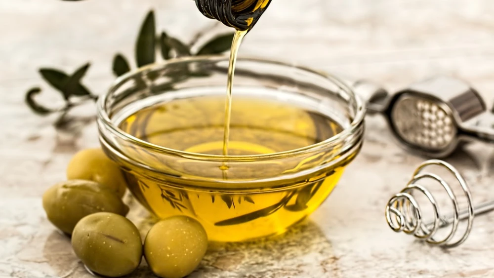 Olive oil. Credit: Pixabay.