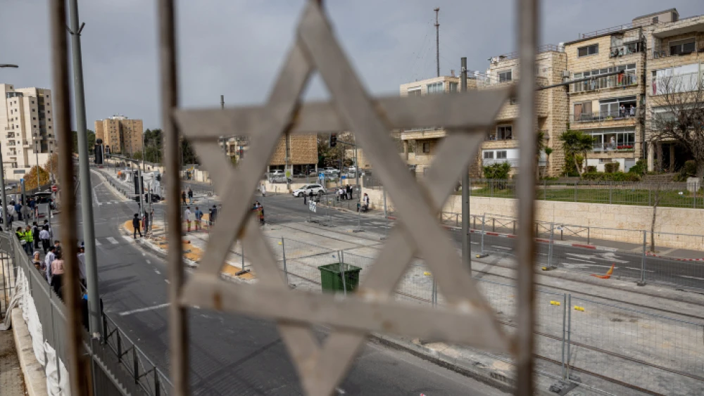 A Palestinian terrorist killed seven people at a synagogue at this location in the Neve Ya'akov neighborhood of Jerusalem, Jan. 28, 2023. Photo by Yonatan Sindel/Flash90.