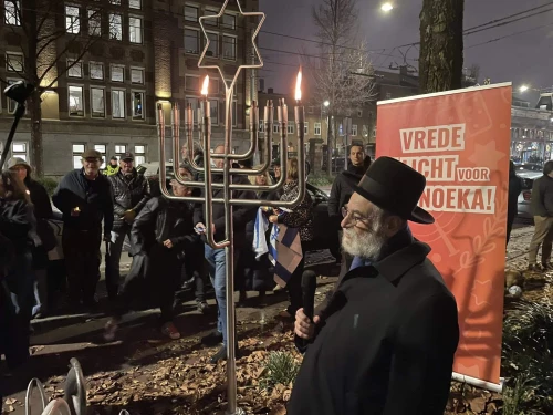 Dutch Chief Rabbi Binyomyn Jacobs speaks at a rally outside the Royal Concert Hall in Amsterdam, the Netherlands on Dec. 14, 2025. Photo courtesy of Ronny Naftaniel.