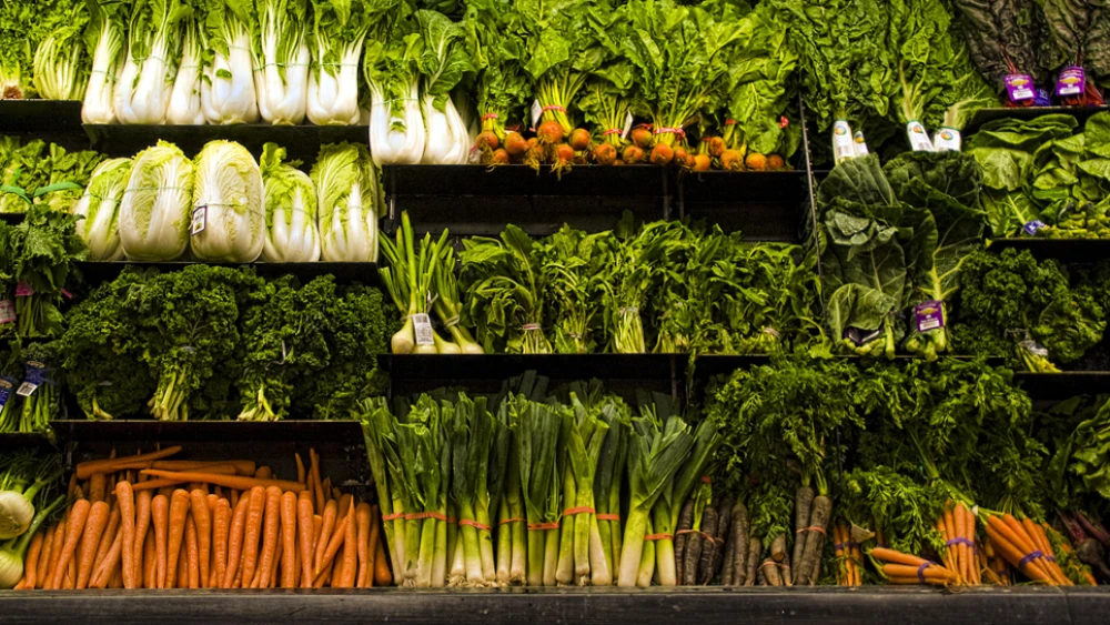 Vegetables on sale. Credit: Wikimedia Commons.